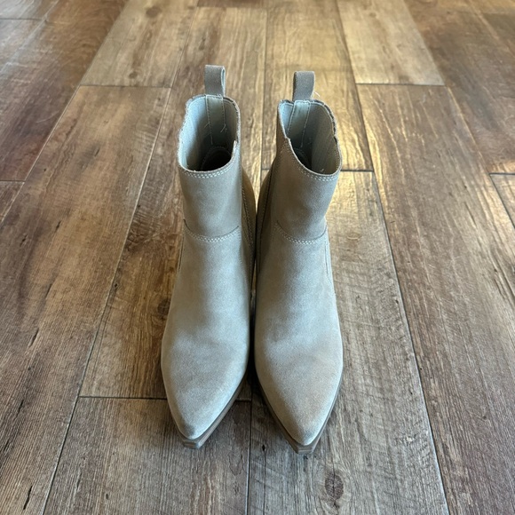 Marc Fisher Marela tan leather pointed toe block heel boots size 6.5 - Picture 3 of 10